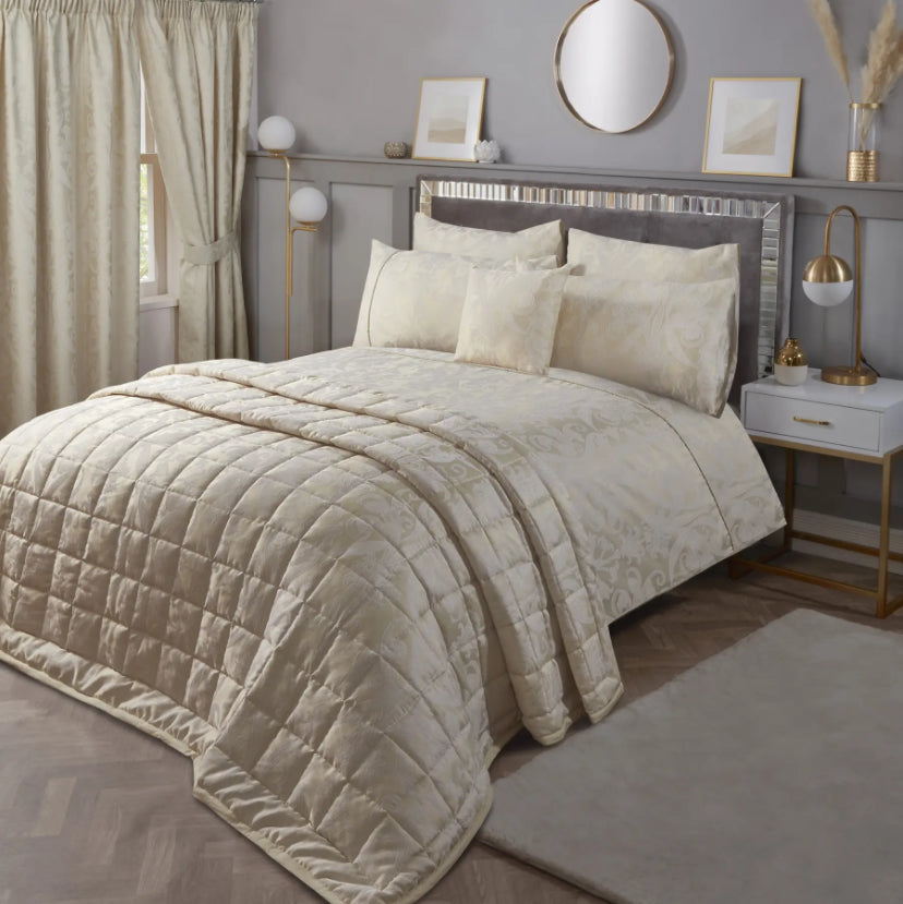 Nouveau Damask Jacquard Duvet Cover Set - Gold