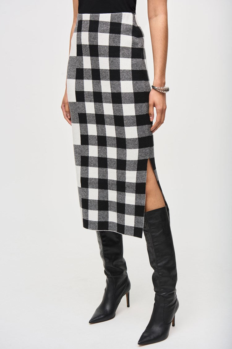 Plaid Jacquard Knit Skirt - Black/vanilla