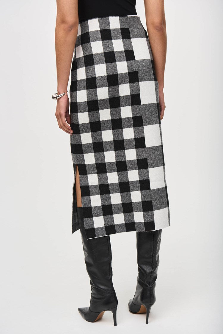 Plaid Jacquard Knit Skirt - Black/vanilla