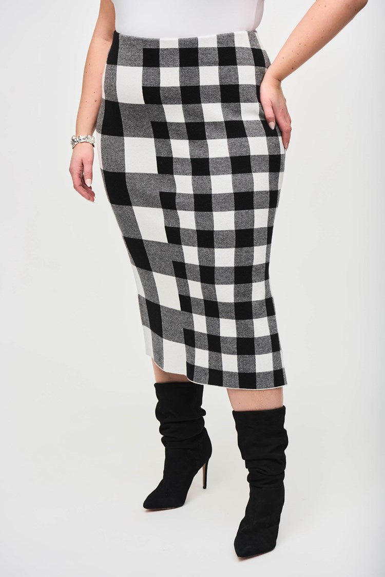 Plaid Jacquard Knit Skirt - Black/vanilla