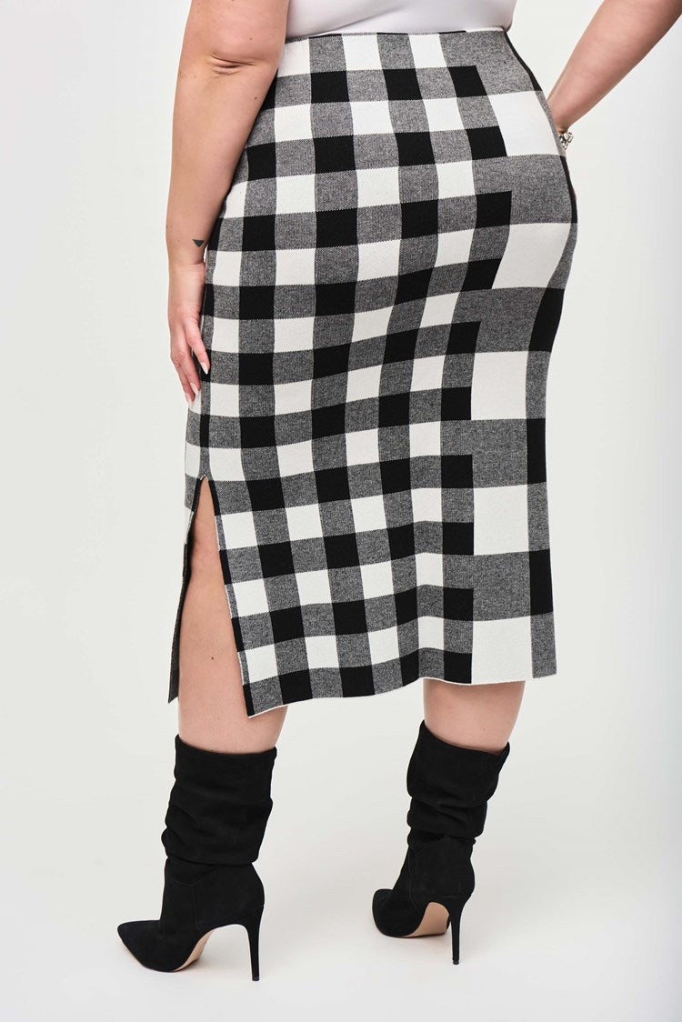 Plaid Jacquard Knit Skirt - Black/vanilla