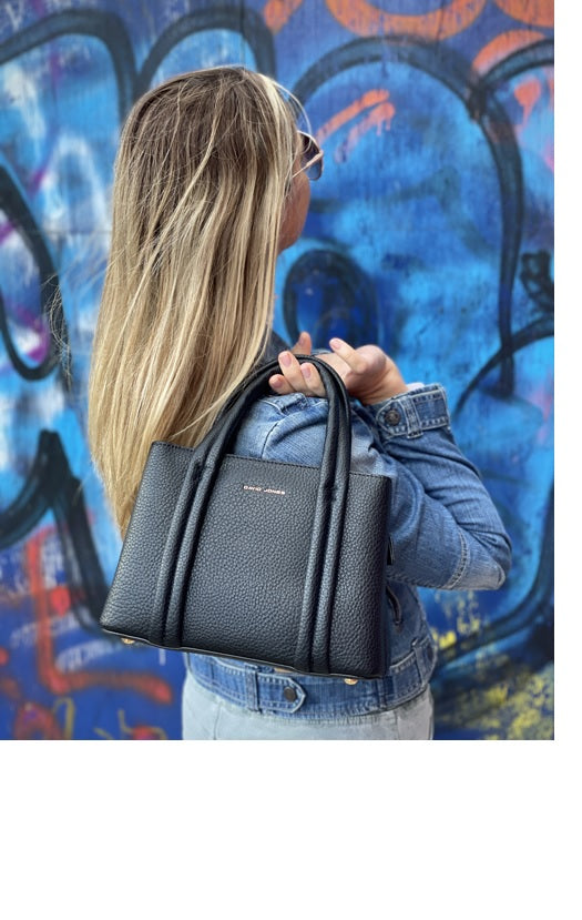 Medium Square Grab - Black