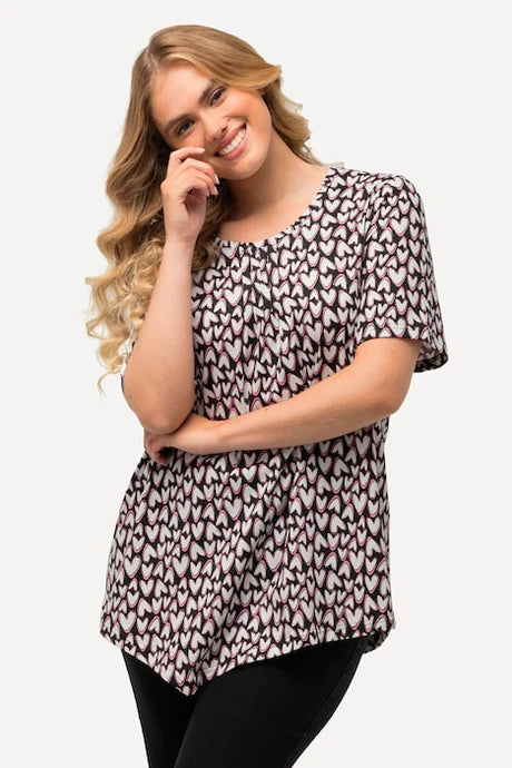 HEART PRINT HEM TEE - Black