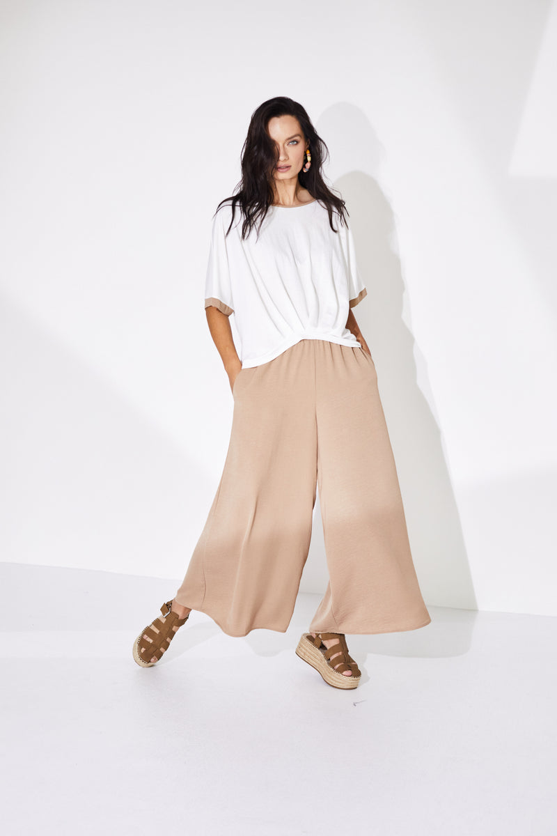 Pleated Hem Top - White/tan