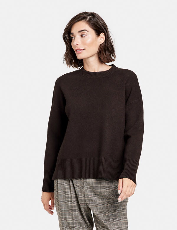 Round Neck Jumper - Dark Oak