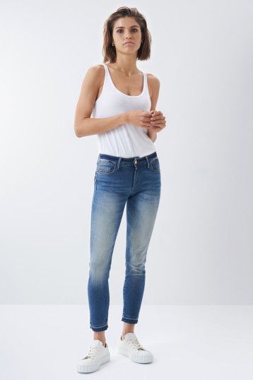 Wonder Push Up Cropped Jean - Light Wash